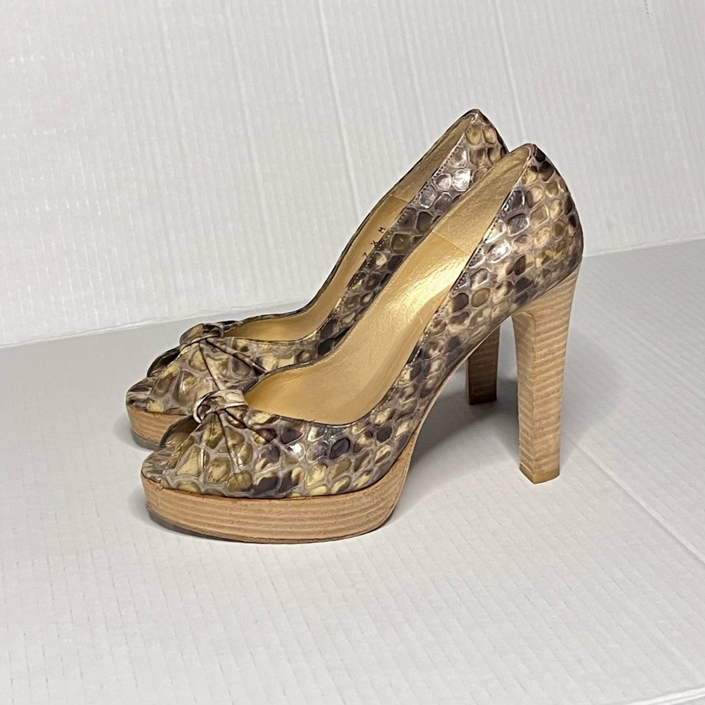 Stuart Weitzman Leopard Pump
